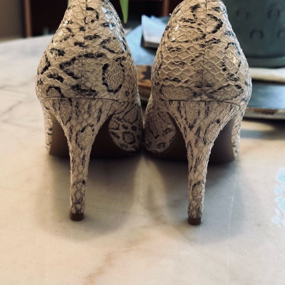 Tahari Peeptoe Snakeskin shoes - Picture 3 of 12